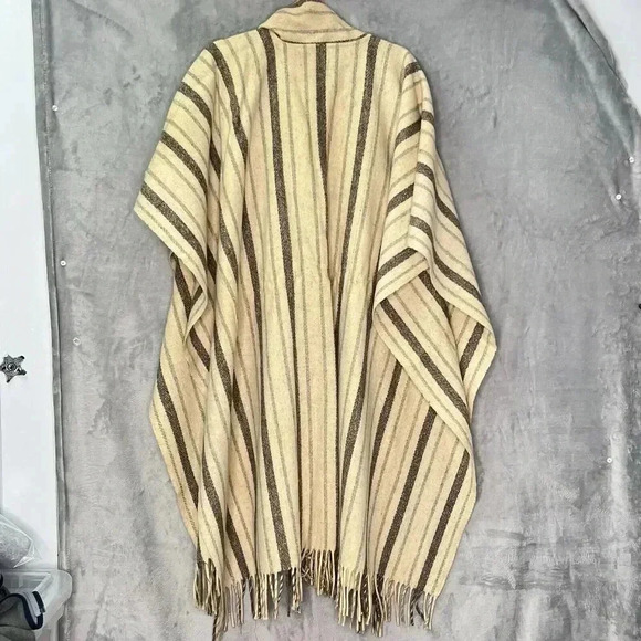 Wool Sherpa 1970's Poncho with Scarf Unisex OS Ivory Gray Stripes and Fringe - Picture 13 of 15
